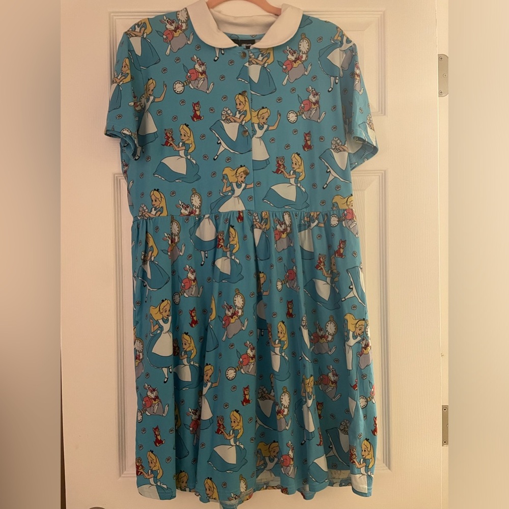 Cakeworthy x Disney’s Alice in Wonderland Dress 2XL (runs small)